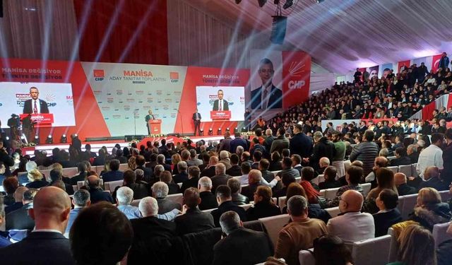 CHP lideri Özel partisinin Manisa belediye başkan adayları tanıtım toplantısına katıldı